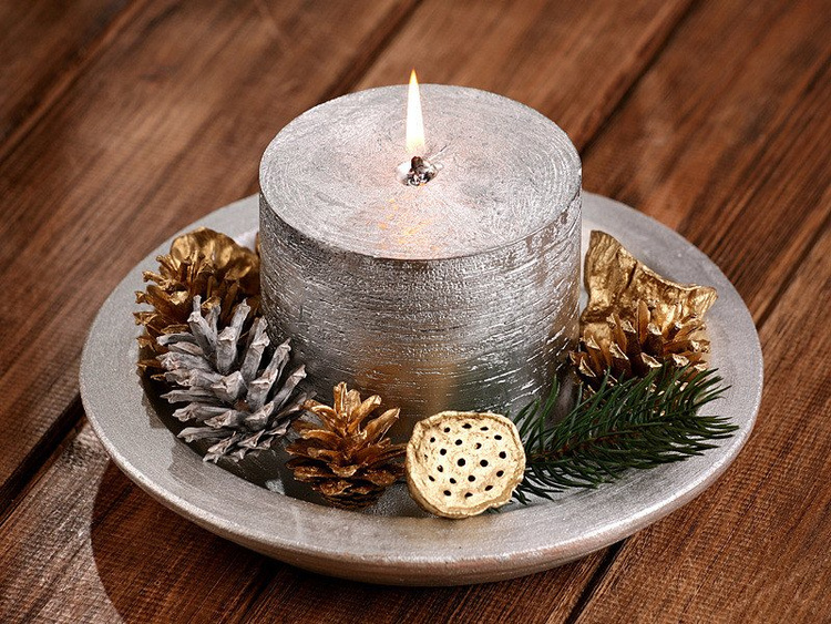 Zestaw potpourri srebrne na ceramicznym srebrnym talerzu 20 cm