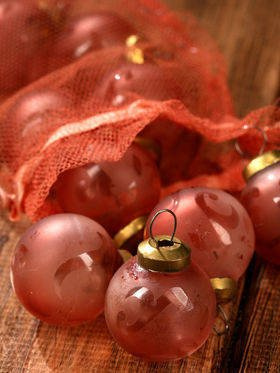 BOMBKI SZKLANE różane z ornamentem retro 3,5 cm 10szt  /op