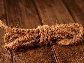 Sznur dekoracyjny kokosowy naturalny 250 cm – klasyka wakacyjnych dekoracji