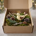 GrandDeco – Naturalna Dekoracja Prezentowa z Ptaszkiem w Pudełku Craft