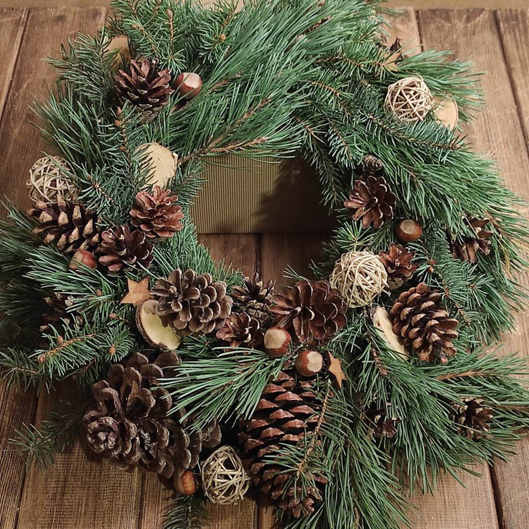 Wianek jutowy 25 cm DIY – baza do dekoracji zimowych, zapakowany z kokardą