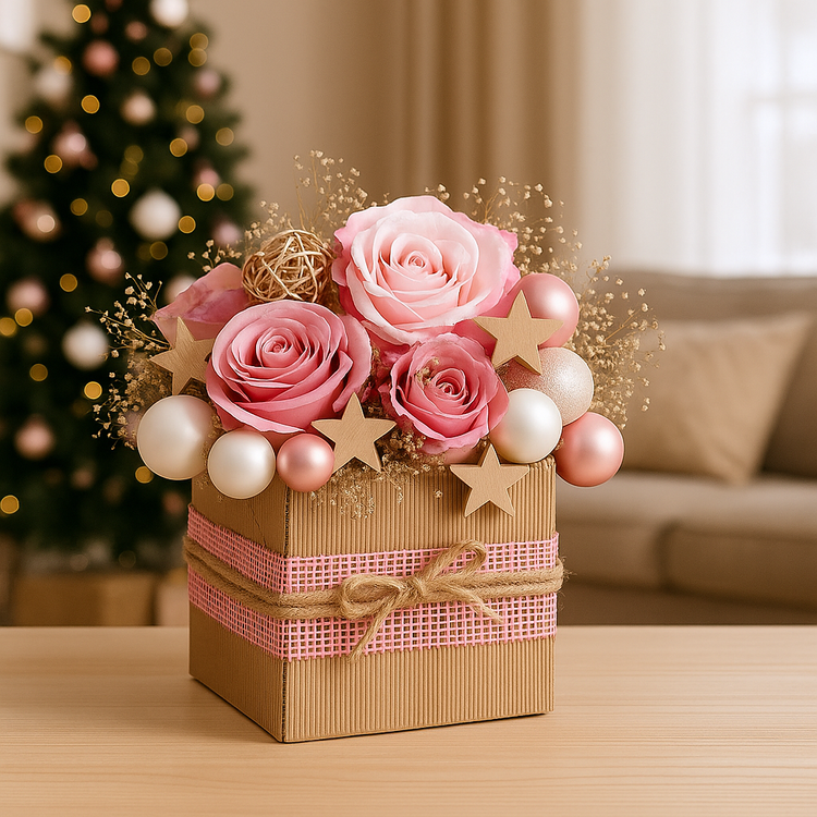 Świąteczna dekoracja w pudełku kraft z różami i bombkami 20–25 cm