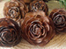 Główki róż z szyszki cedrowej 12 szt. – naturalne dekoracje 3–5 cm, symbolika, pomysły, porady
