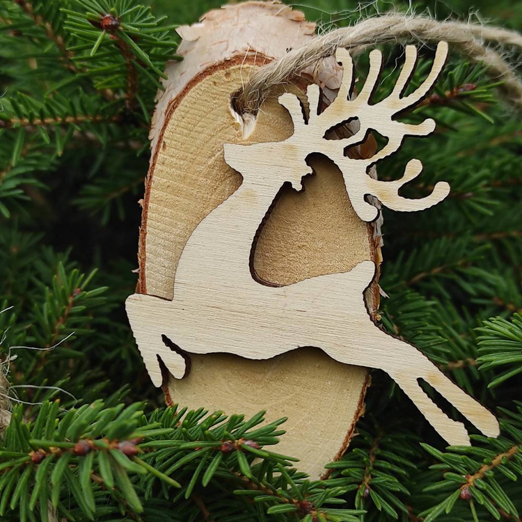 Zawieszki świąteczne z drewnianym jeleniem 3 szt. | GrandDeco