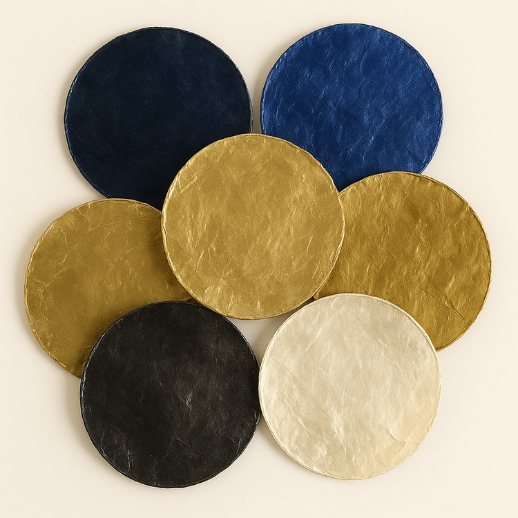 Muszle Capiz 7–11 cm 12 szt – GrandDeco Naturalne, perłowe krążki do dekoracji świątecznych i zimowych aranżacji