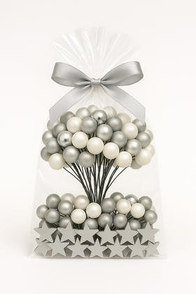 Zestaw Świąteczny GrandDeco – Srebrno-Biały Mix 90 Bombek na Druciku + 36 Drewnianych Gwiazdek 3 cm