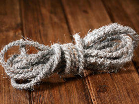 Sznur dekoracyjny kokosowy srebrny 250 cm – naturalna ozdoba z wakacyjnym połyskiem