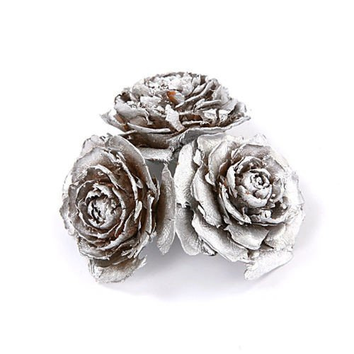 Srebrne Róże Cedrowe 12 szt – ekskluzyjne dekoracje zimowe, ręcznie przecierane