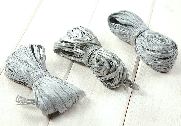 Rafia syntetyczna 3 X 15 m / szer. 2cm -srebrna (mix 2)